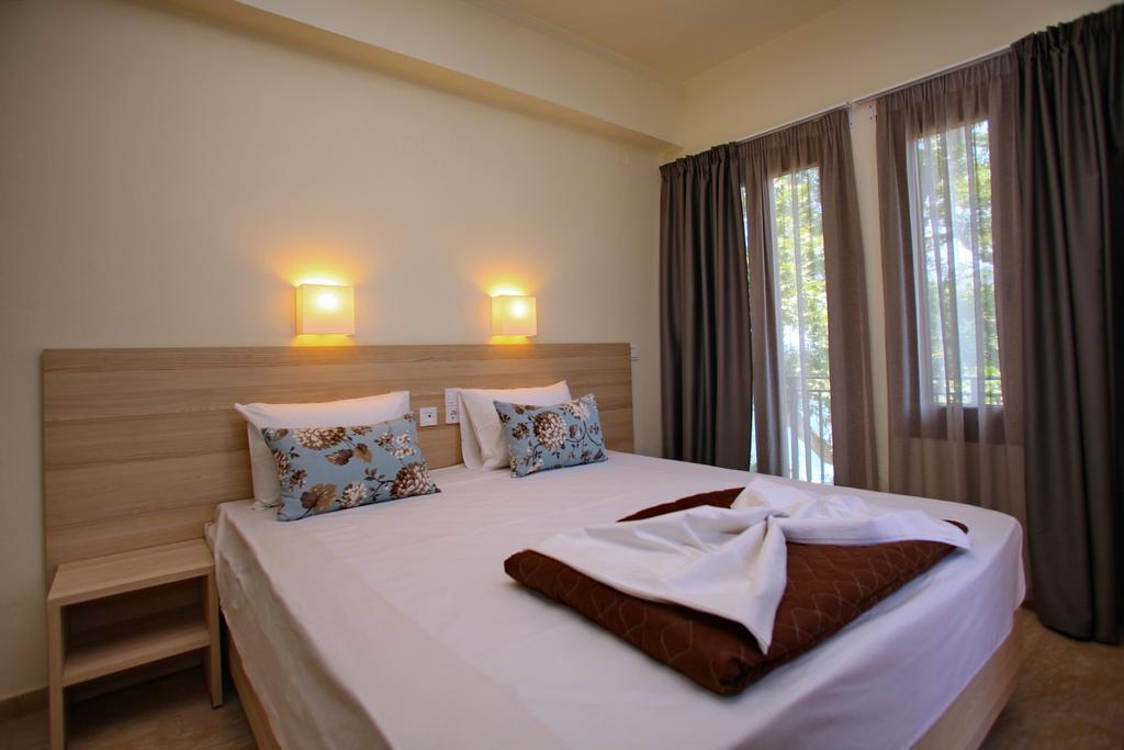 Aktaion Guest Rooms سكوبيلوس تاون الغرفة الصورة
