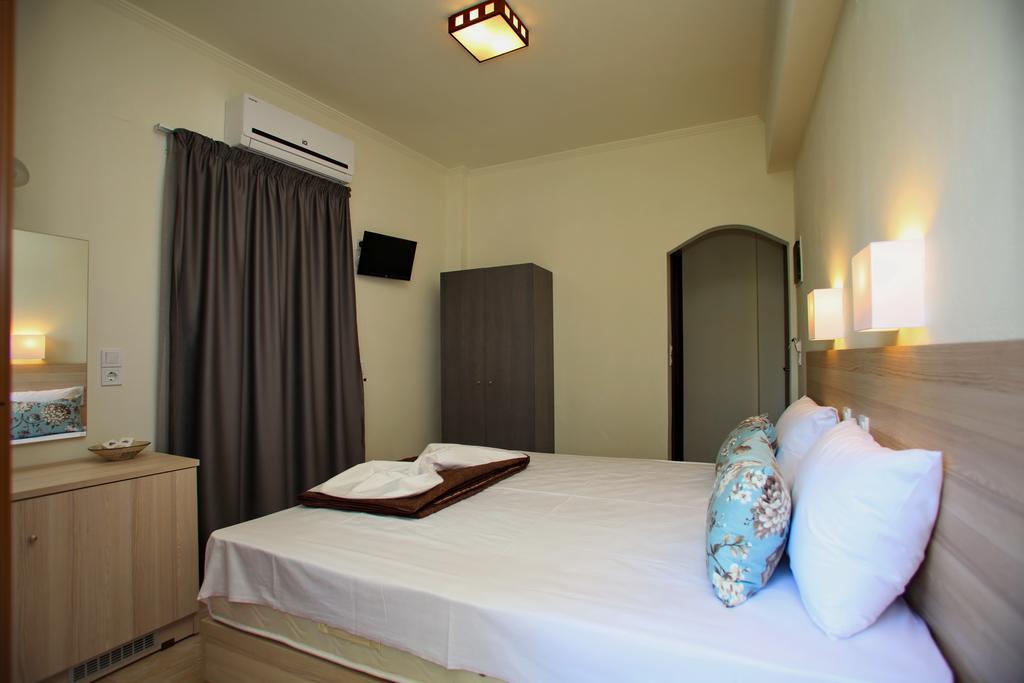 Aktaion Guest Rooms سكوبيلوس تاون الغرفة الصورة